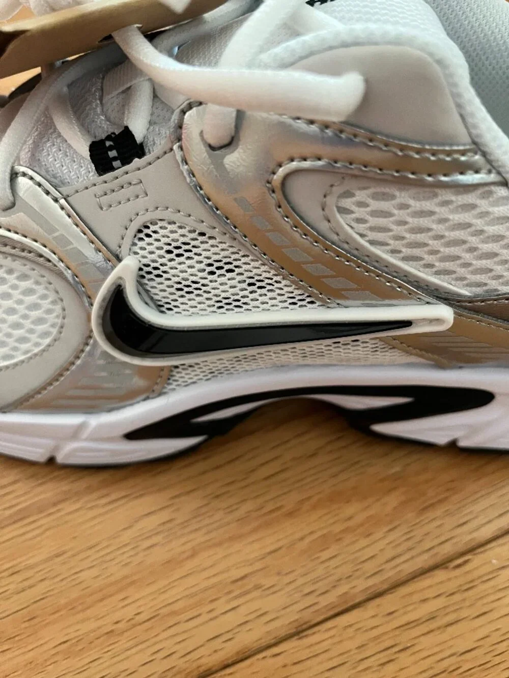 Nike Sneakers: NEW!!!! Never used